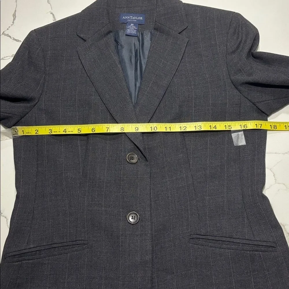Ann Taylor Women's Wool Blazer Dark Gray Grey Pinstripe Business Jacket Size 6P